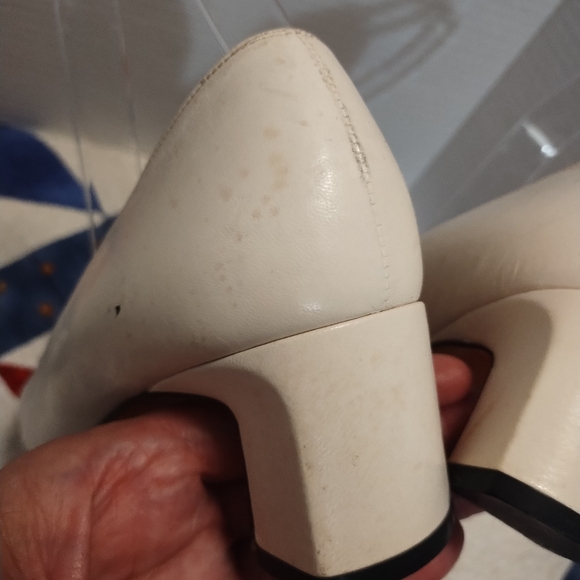 St. John Cream/White Women's Shoes - Picture 10 of 14